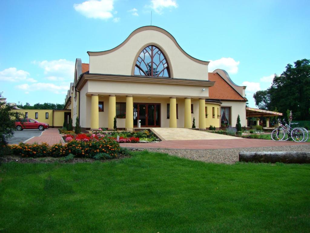 Wellness Hotel Spark Malacky Exterior photo